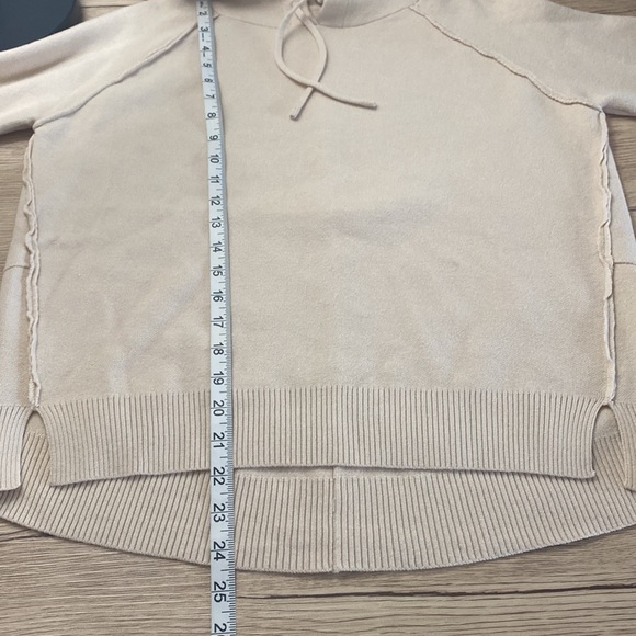 Women’s cream color hoodie, Small Size, W21, L24.5. - Picture 6 of 7